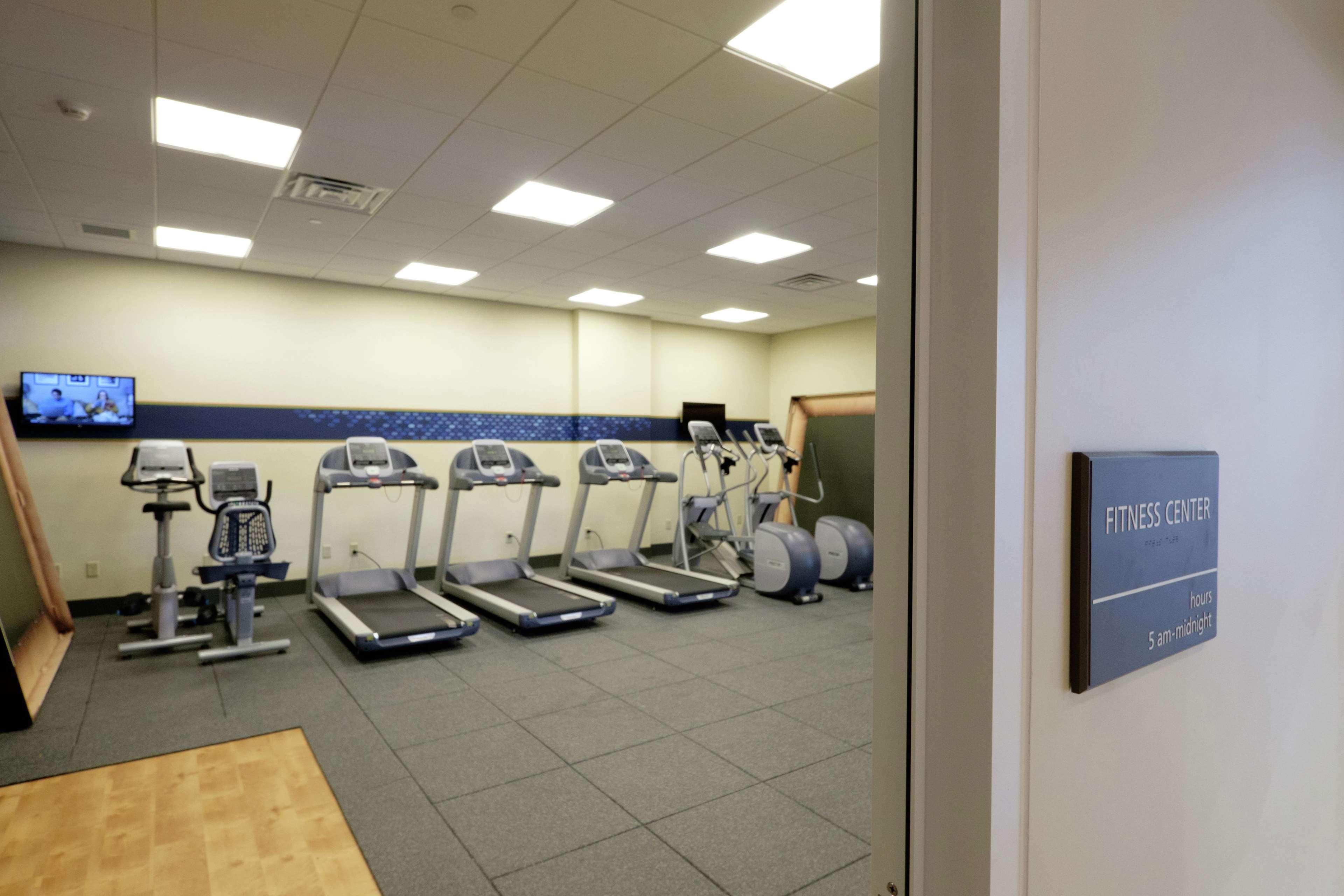 Hampton Inn Green Bay Downtown Екстериор снимка
