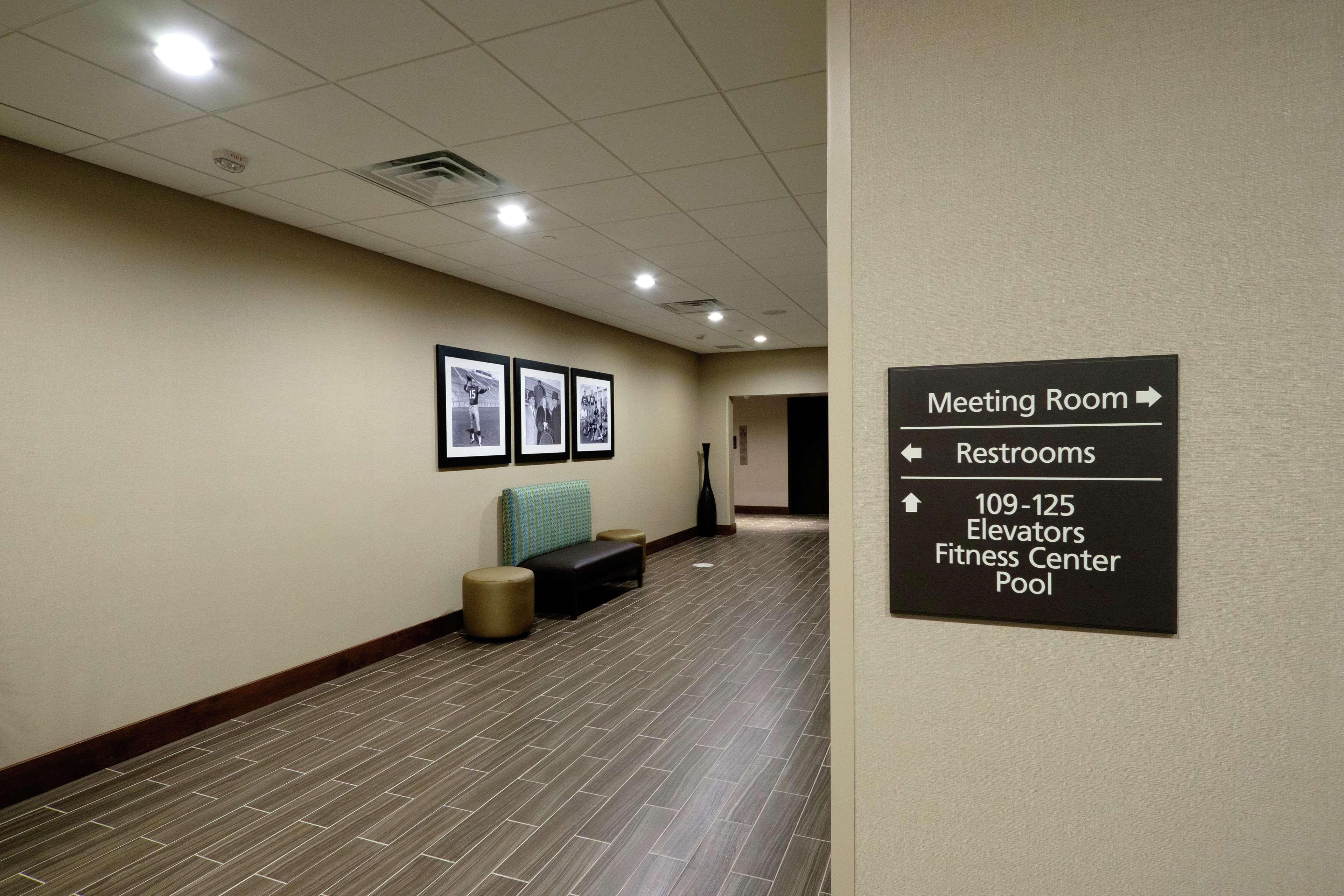 Hampton Inn Green Bay Downtown Екстериор снимка