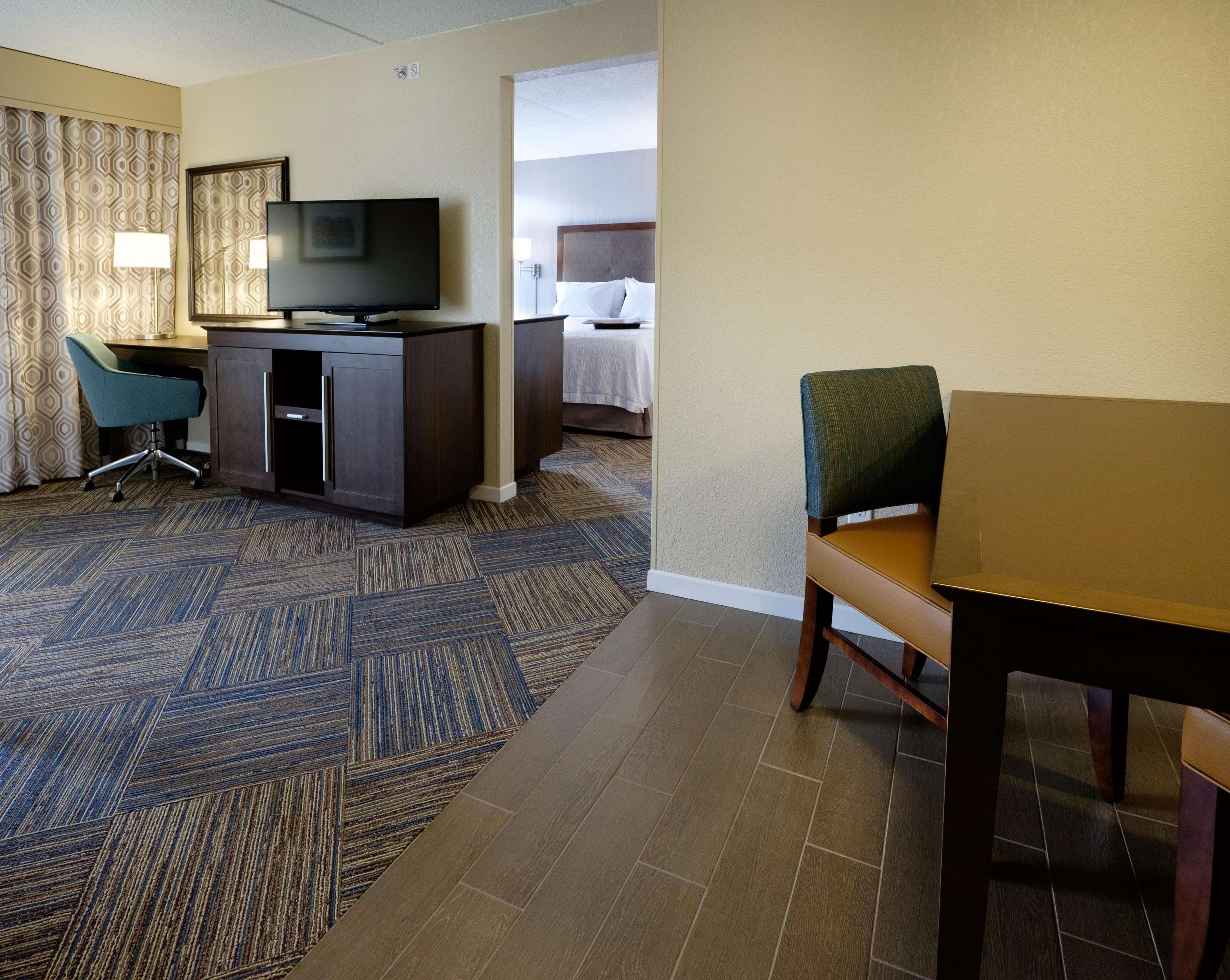 Hampton Inn Green Bay Downtown Екстериор снимка