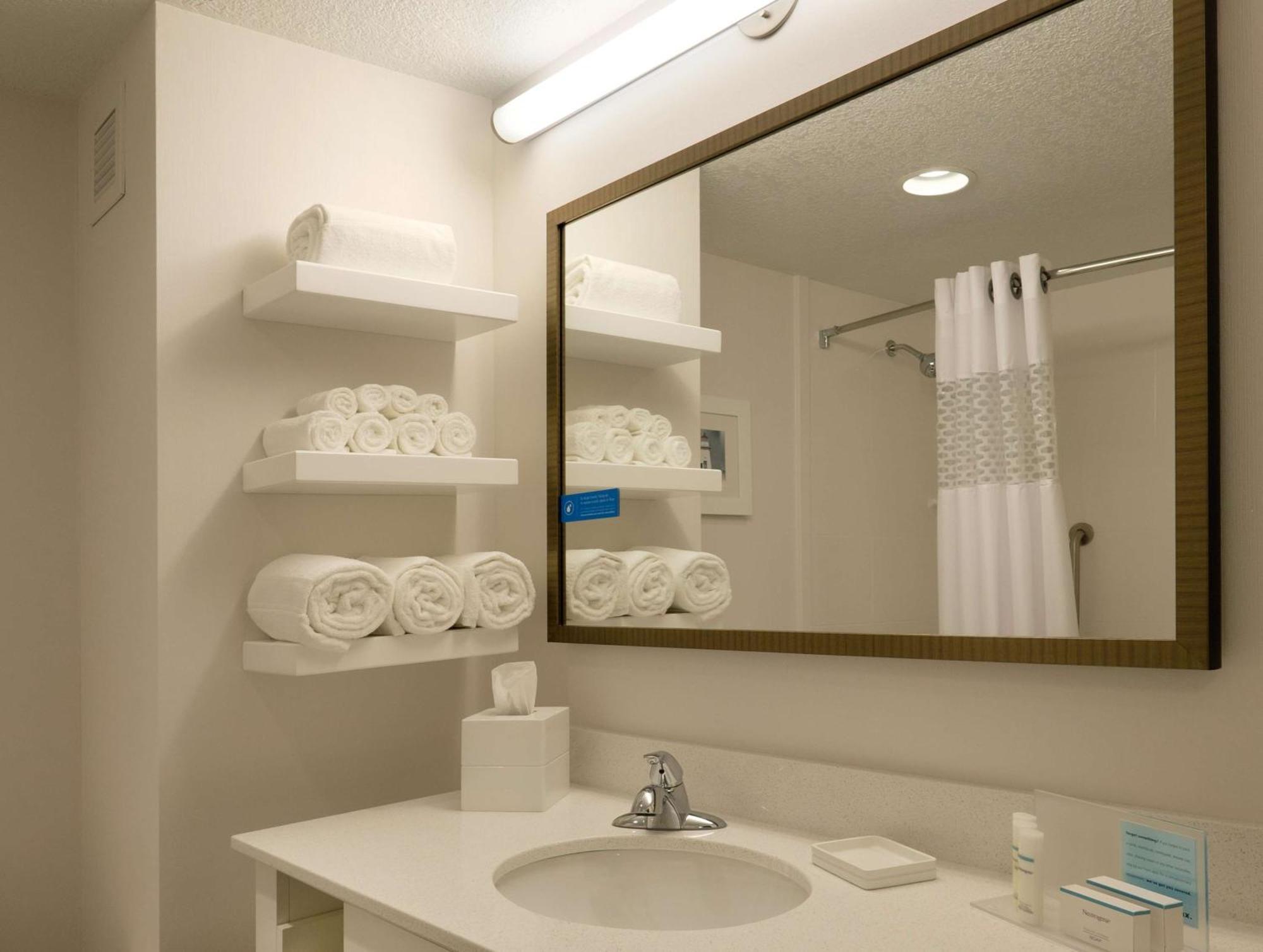 Hampton Inn Green Bay Downtown Екстериор снимка