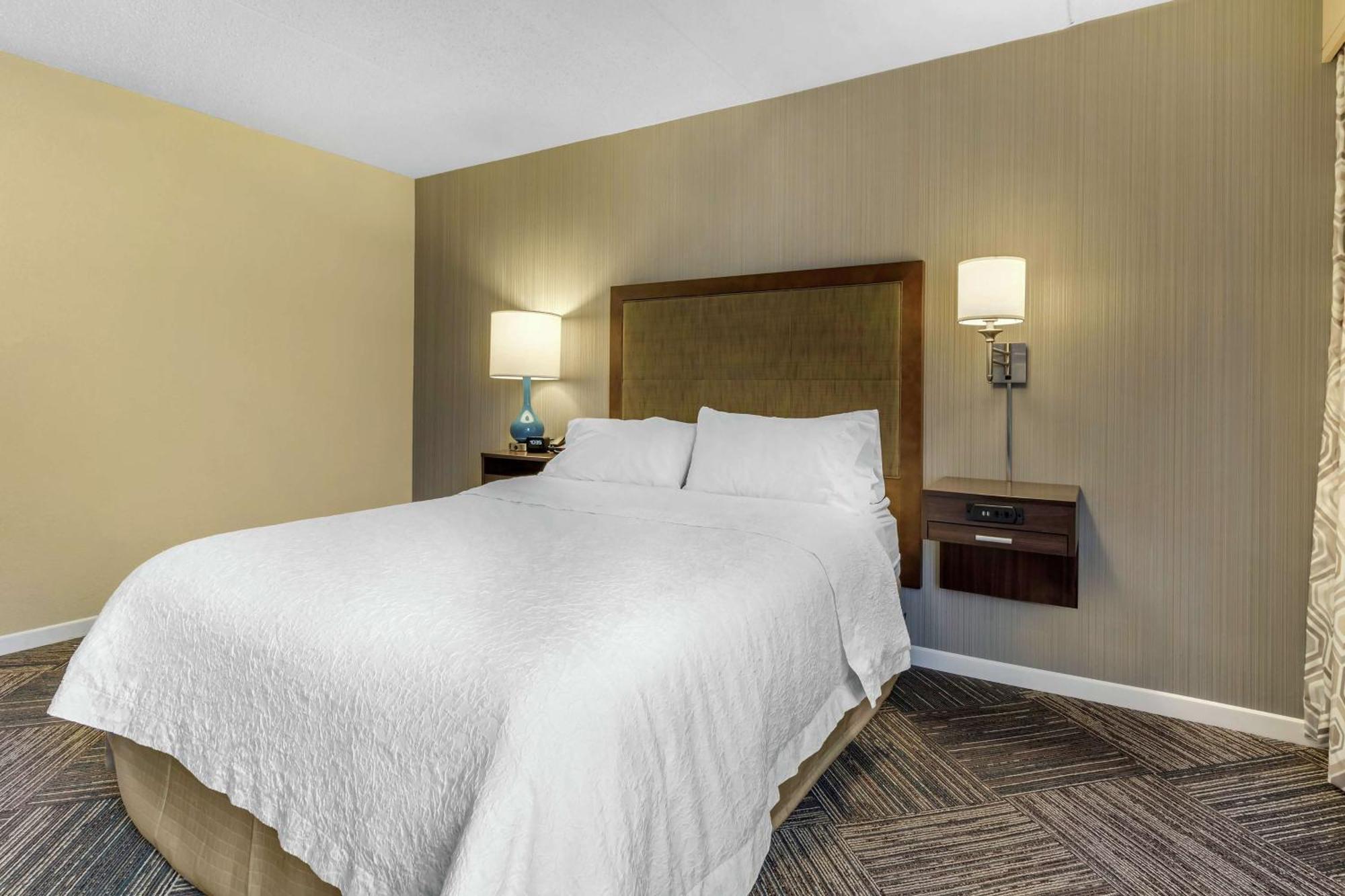 Hampton Inn Green Bay Downtown Екстериор снимка