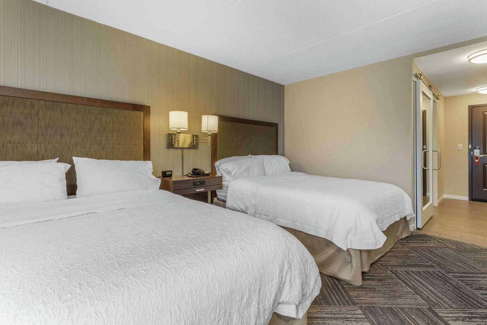 Hampton Inn Green Bay Downtown Екстериор снимка