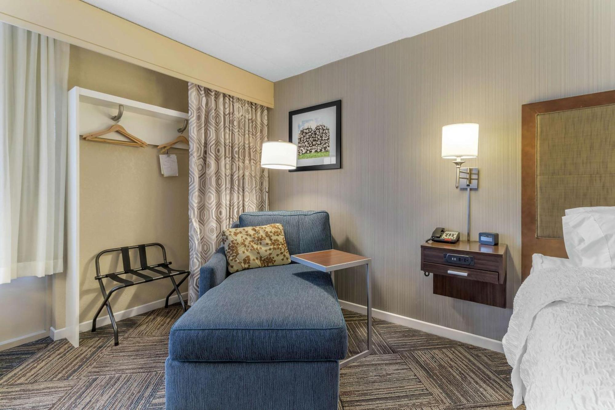 Hampton Inn Green Bay Downtown Екстериор снимка