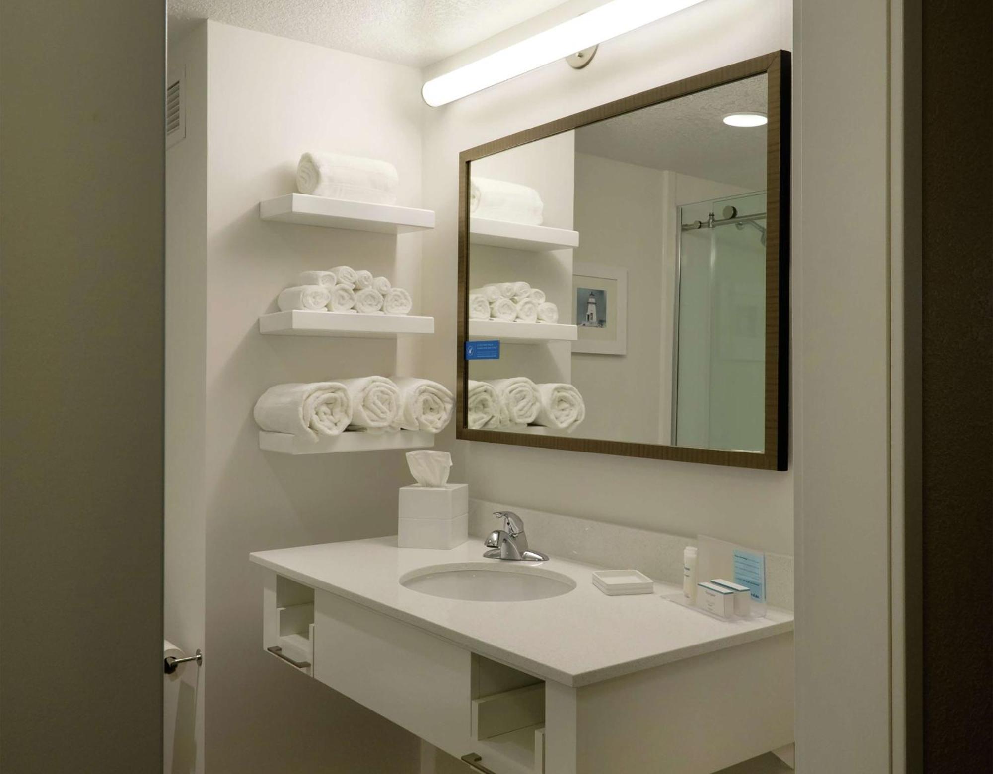 Hampton Inn Green Bay Downtown Екстериор снимка