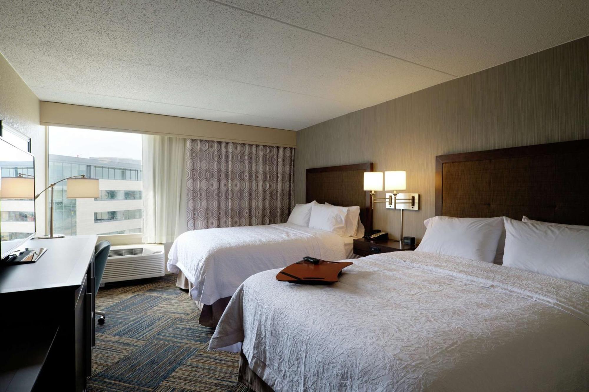 Hampton Inn Green Bay Downtown Екстериор снимка